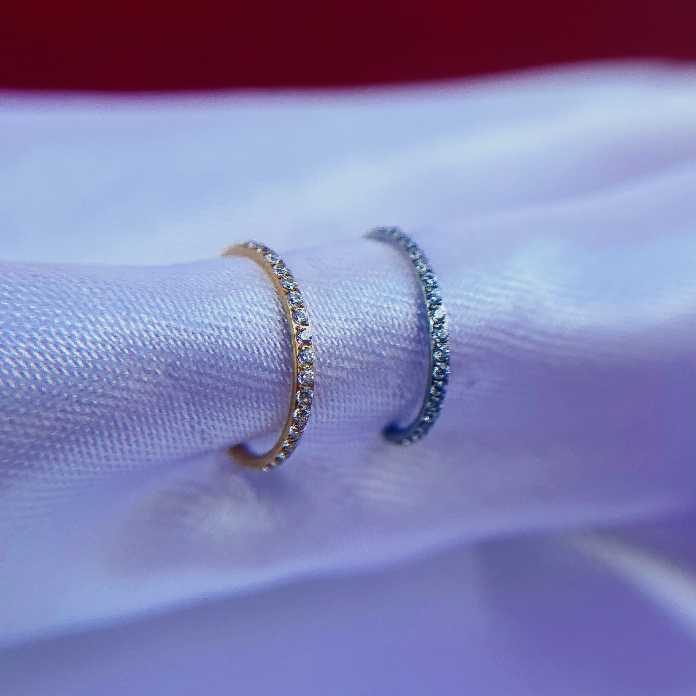 Argola Aurora cravejada luxo