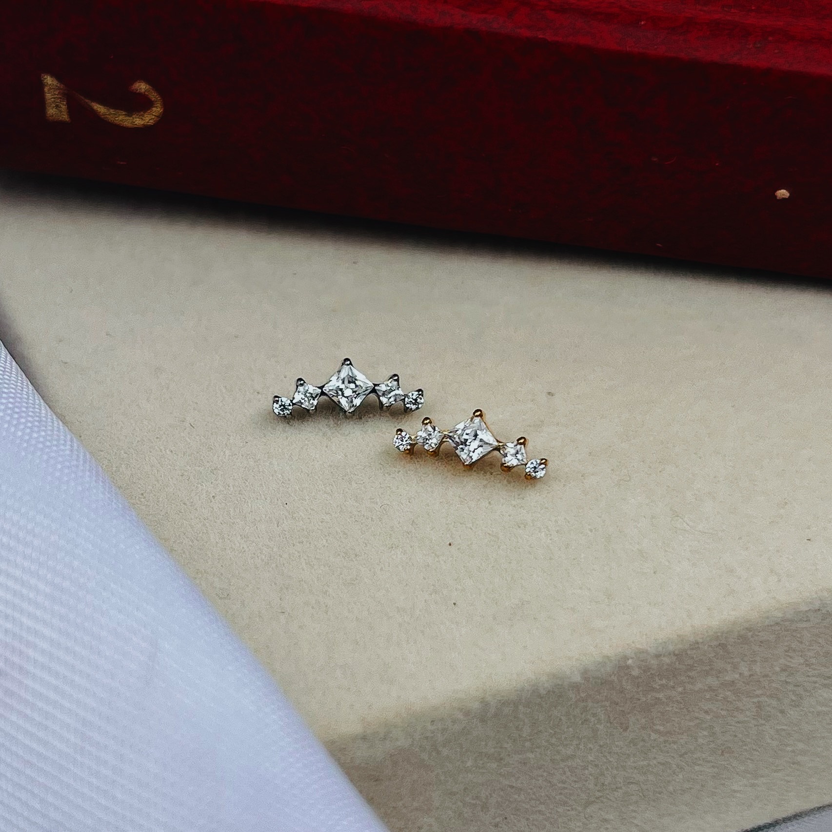 Cluster princesa cravejado