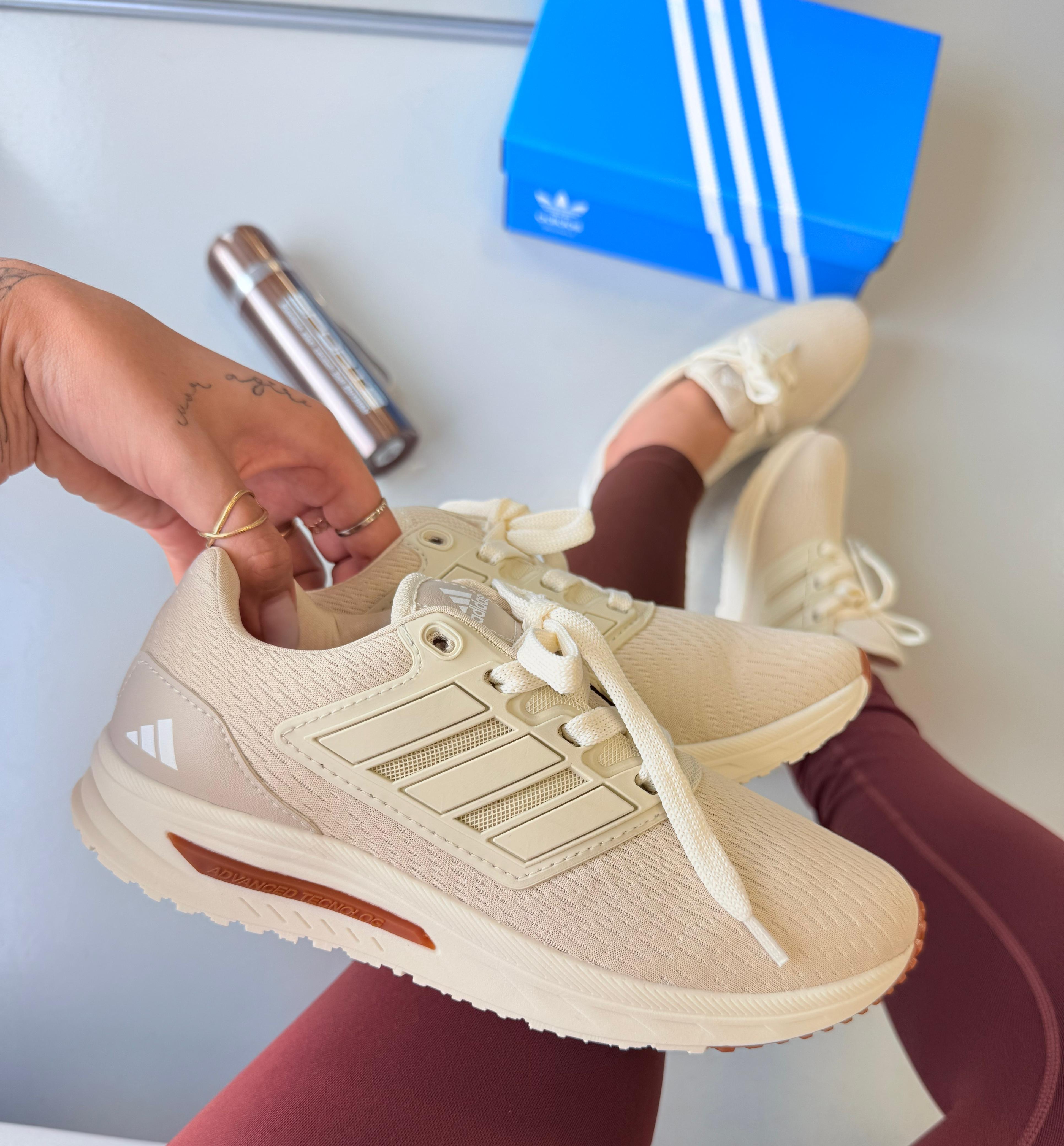 Tênis Adidas Ultrabounce