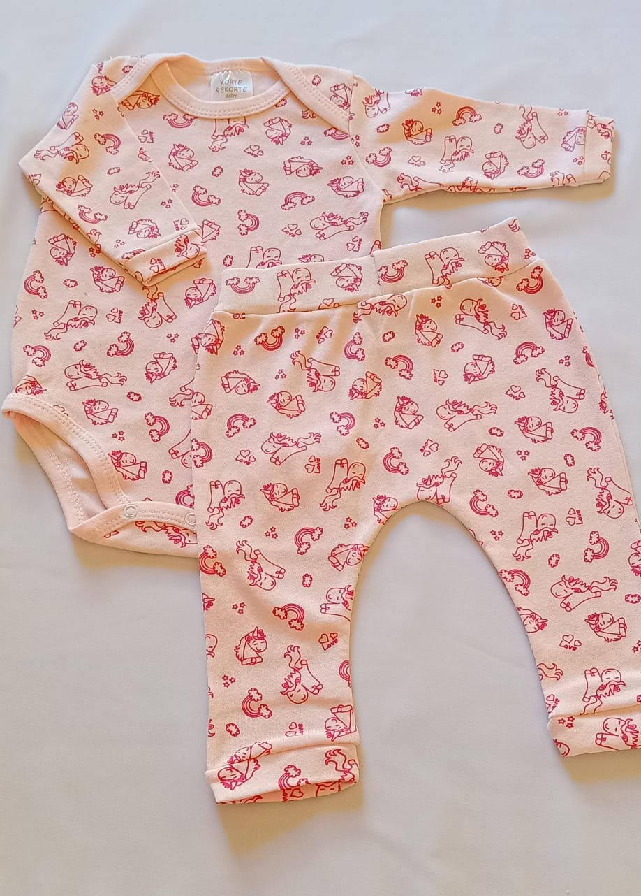 CONJUNTO DE BODY E CALÇA CULOTE / PARA MENINA / TECIDO SUEDINE / M