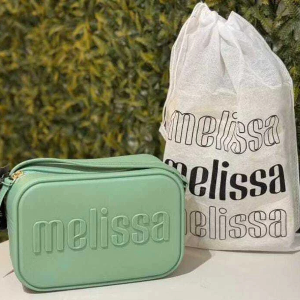 Bolsa Feminina Melissa Pequena Emborrachada com Alça Tiracolo Ajustável