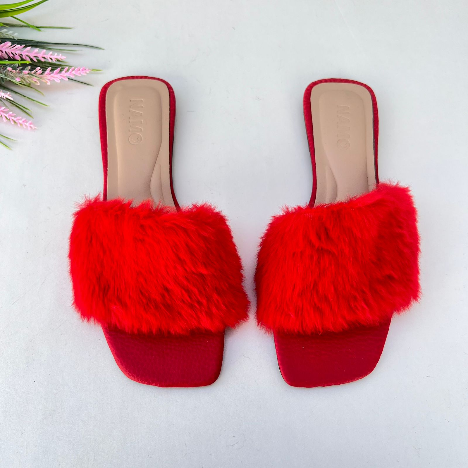 Pantufa Feminina Explosão das Cores (Vermelho) - Sofisticação e Conforto para Seus Pés