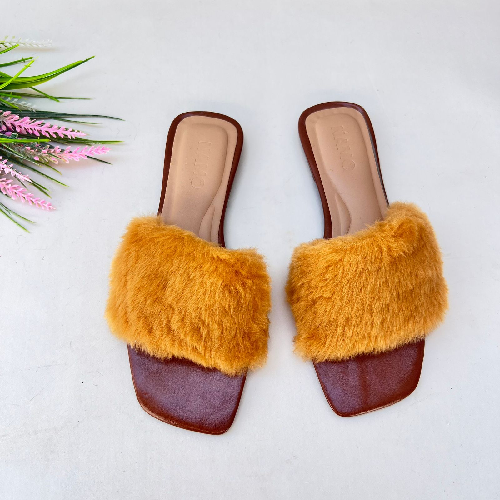 Pantufa Feminina Explosão das Cores (Caramelo) - Sofistifação e Conforto Para Seus Pés