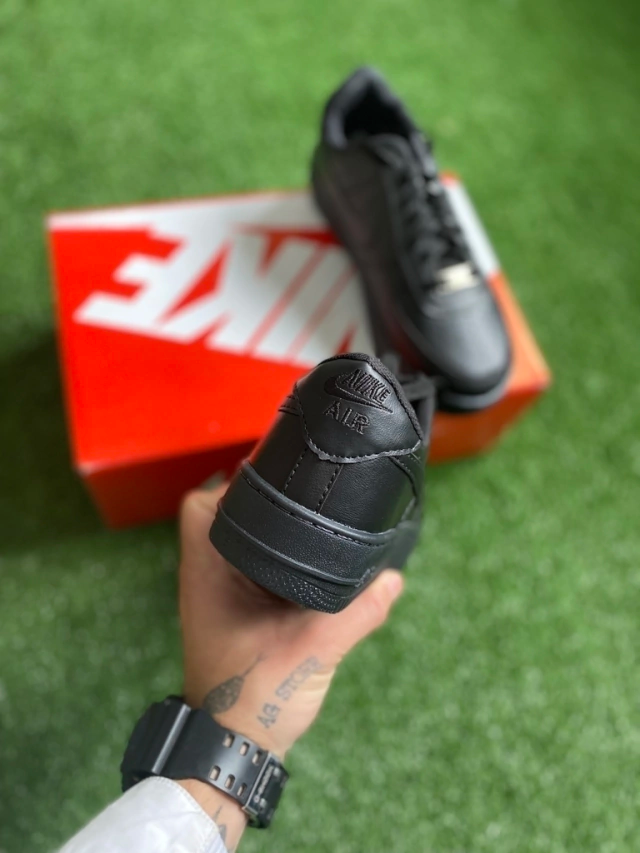 Air Force Black Couro Premium