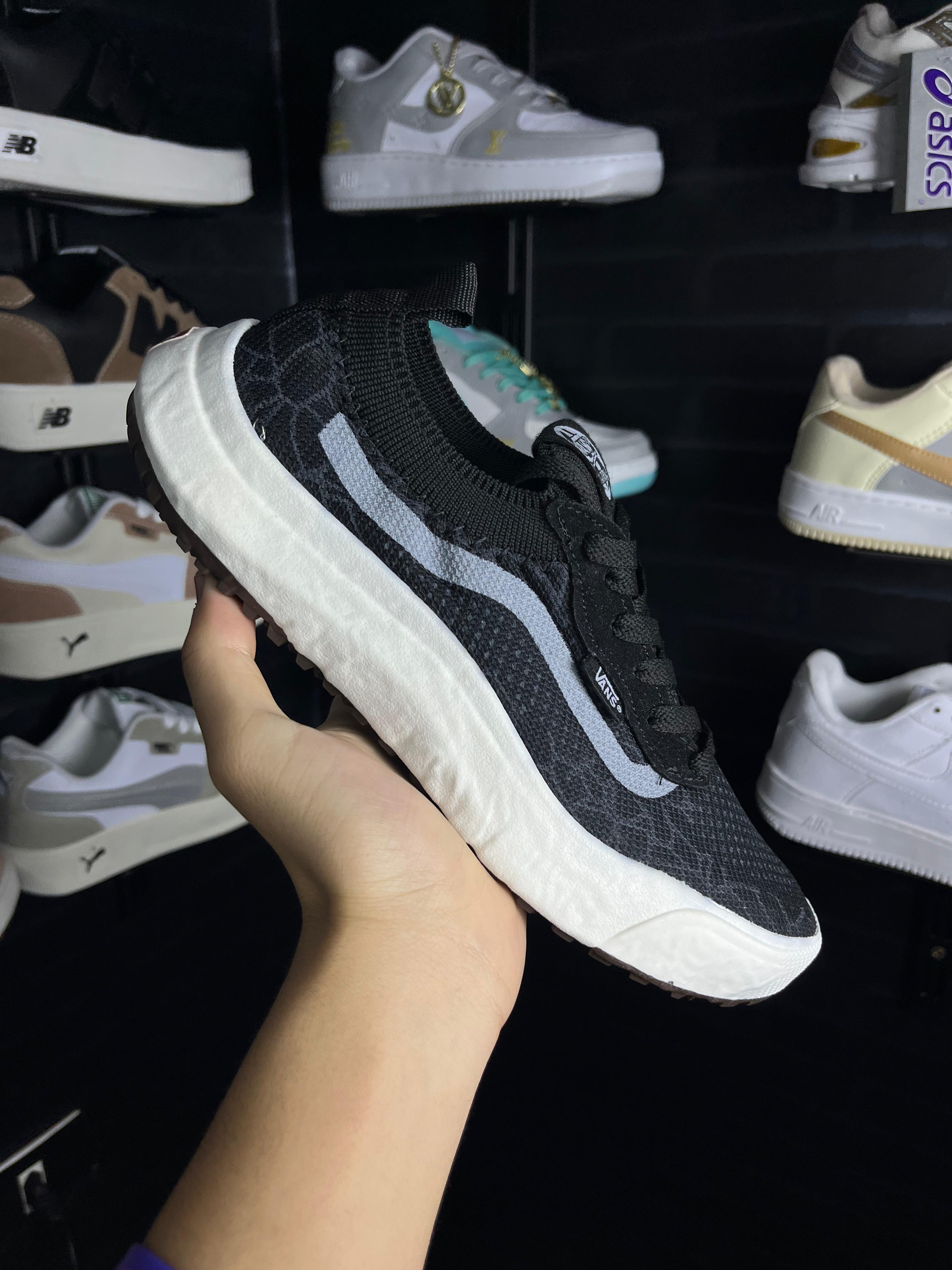 Vans UltraRange Vr3 Preto Branco