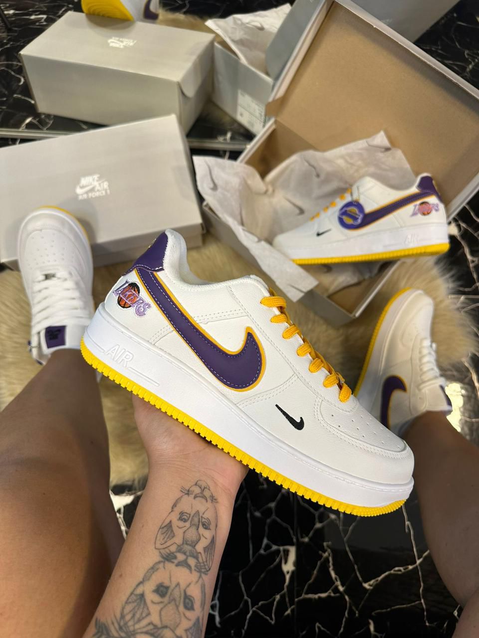 NIKE AIR FORCE LAKERS
