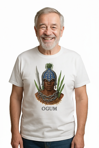 Camiseta Tradicional, Gola Redonda, Casual com Estampa Ogum Justiceiro.