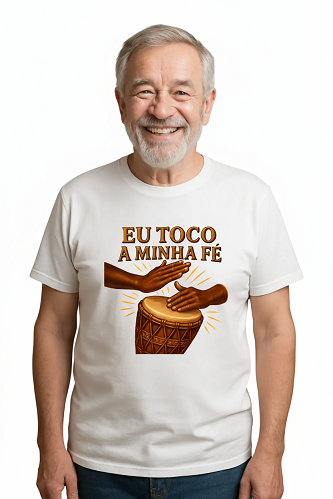 Camiseta Tradicional, Gola Redonda, Casual com Estampa Eu Toco a Minha Fé