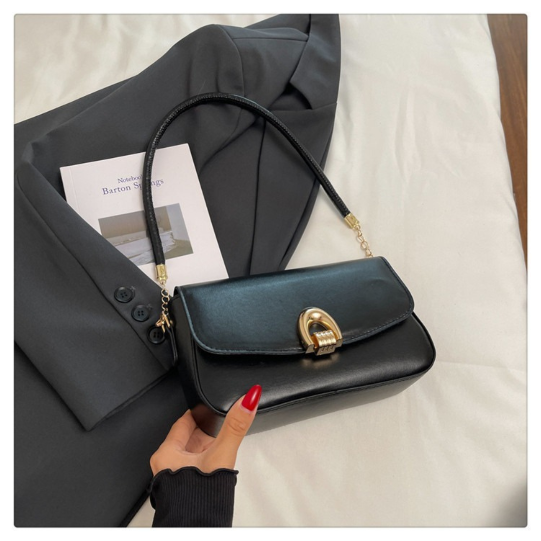 Bolsa de Ombro com Corrente Dourada | Preta