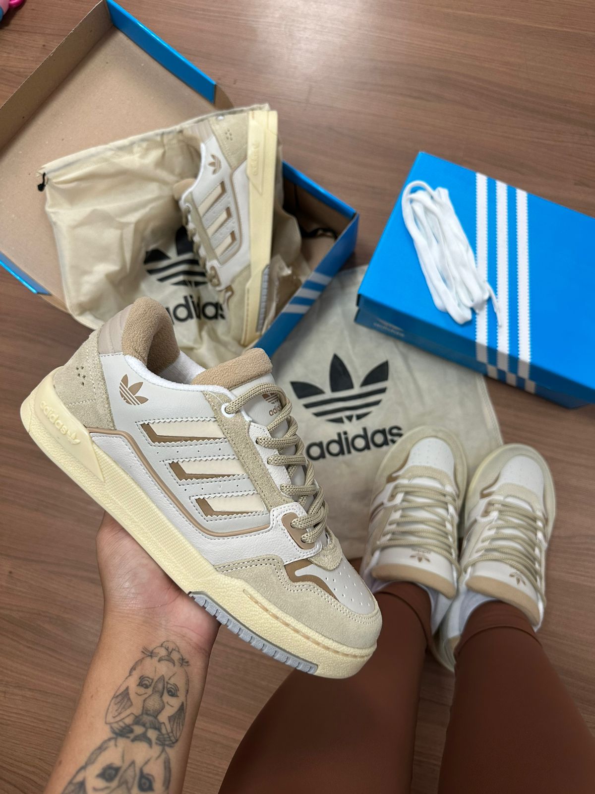 Adidas Drop Step Masculino Couro Legítimo Gelo/Bege   Sneaker de Estilo e Conforto Premium