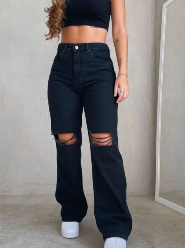 Calça jeans Wide Leg preta rasgada no joelho