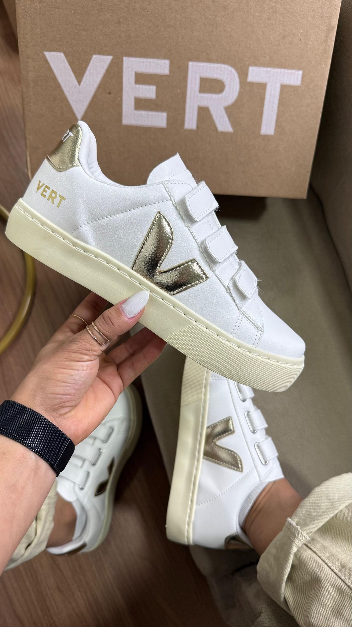 Tênis Velcro Feminino (Branco/ouro)