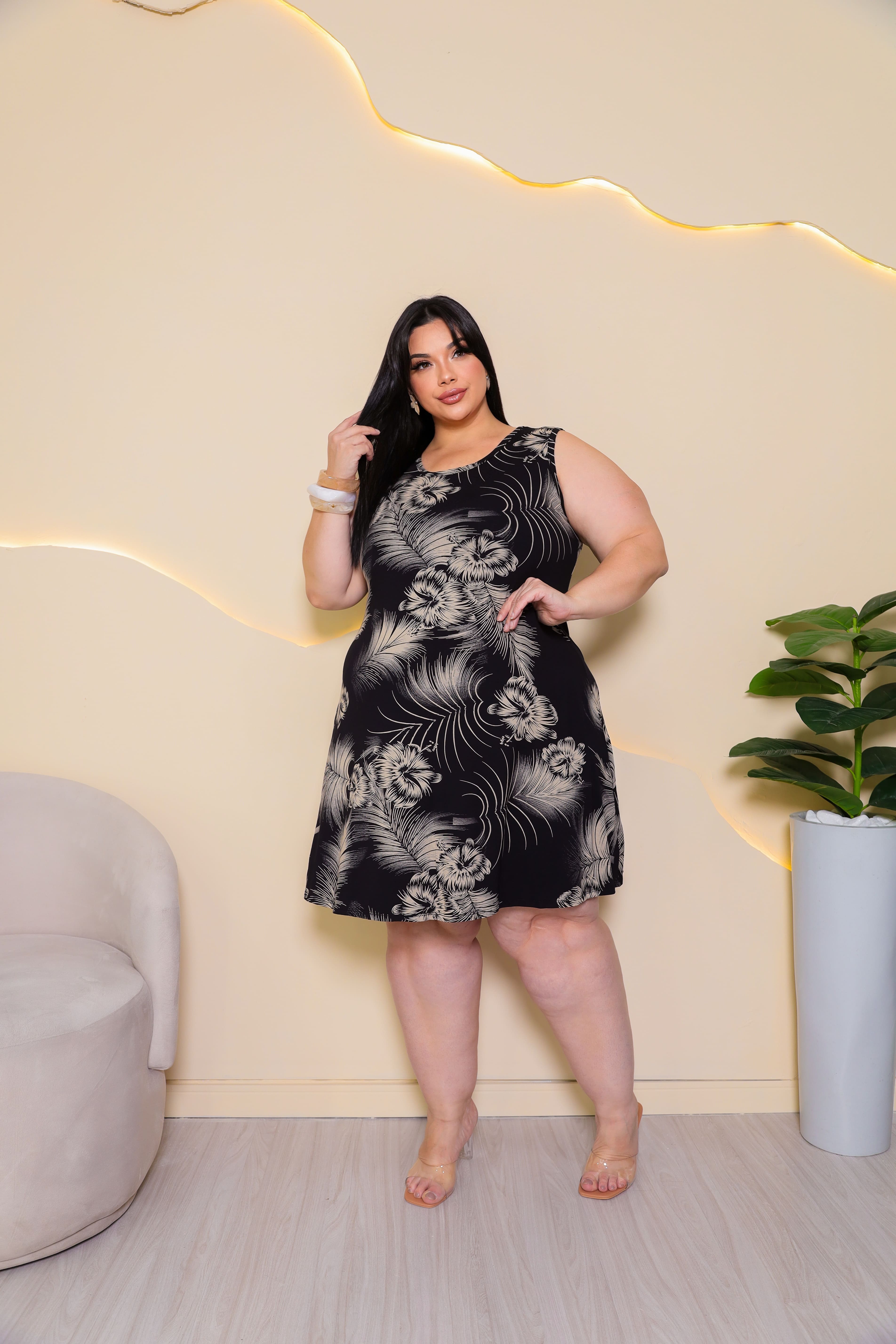 Vestido Plus Size Alça Grossa Estampa Pluma