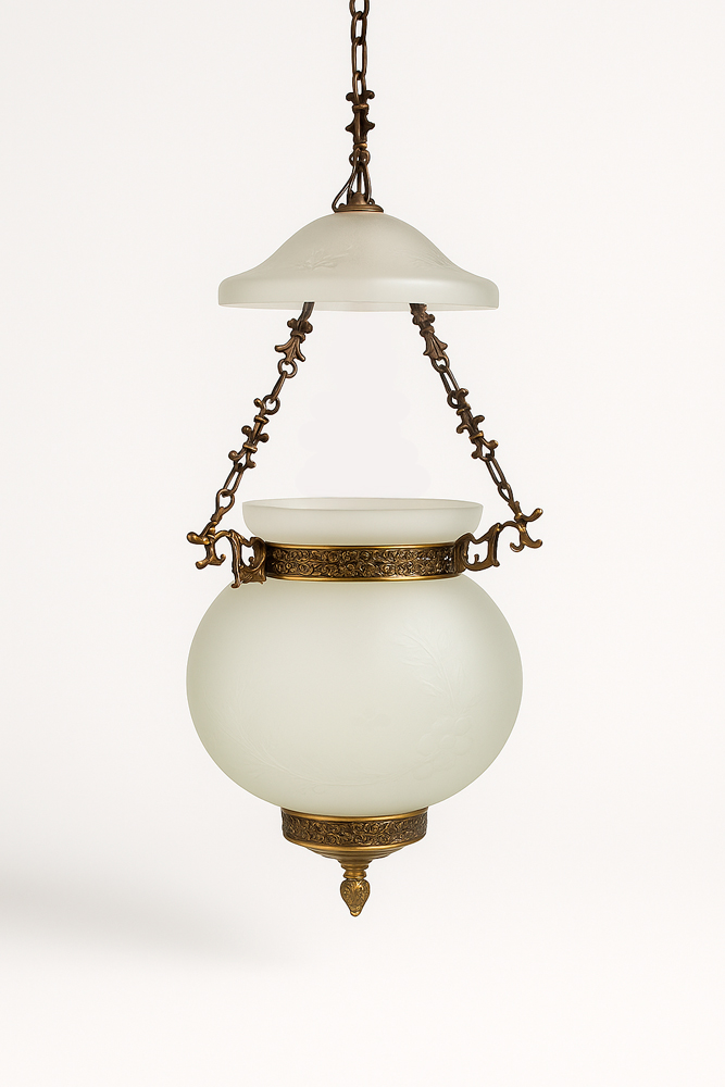 Pendente Vintage Vidro Fosco Art Nouveau com Metal Trabalhado  Década de 1940