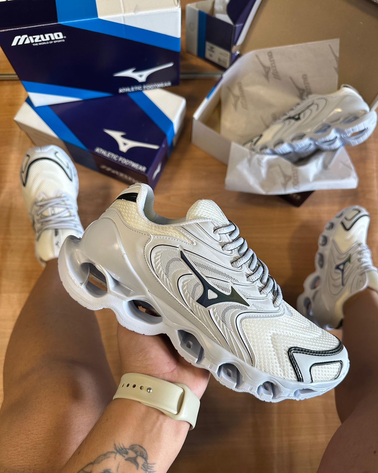 Mizuno 12S Masculino Branco Preto   Tênis Casual Com Estilo, Conforto e Alta Durabilidade