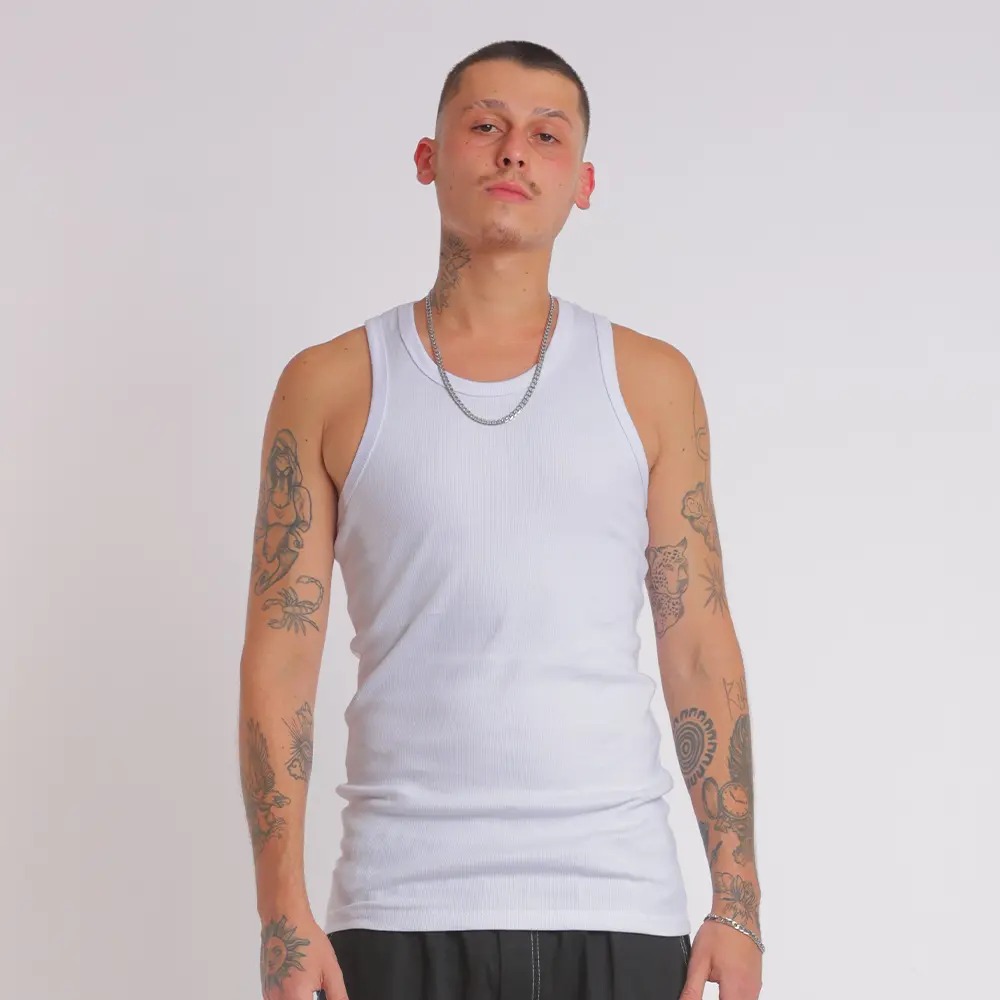 Regata canelada branca