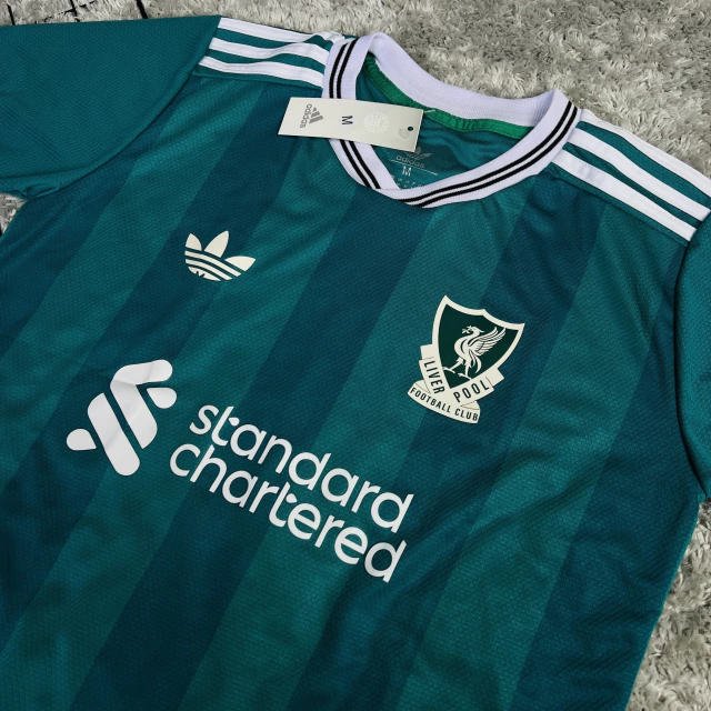 Camisa de Time Liverpool Azul Listrada