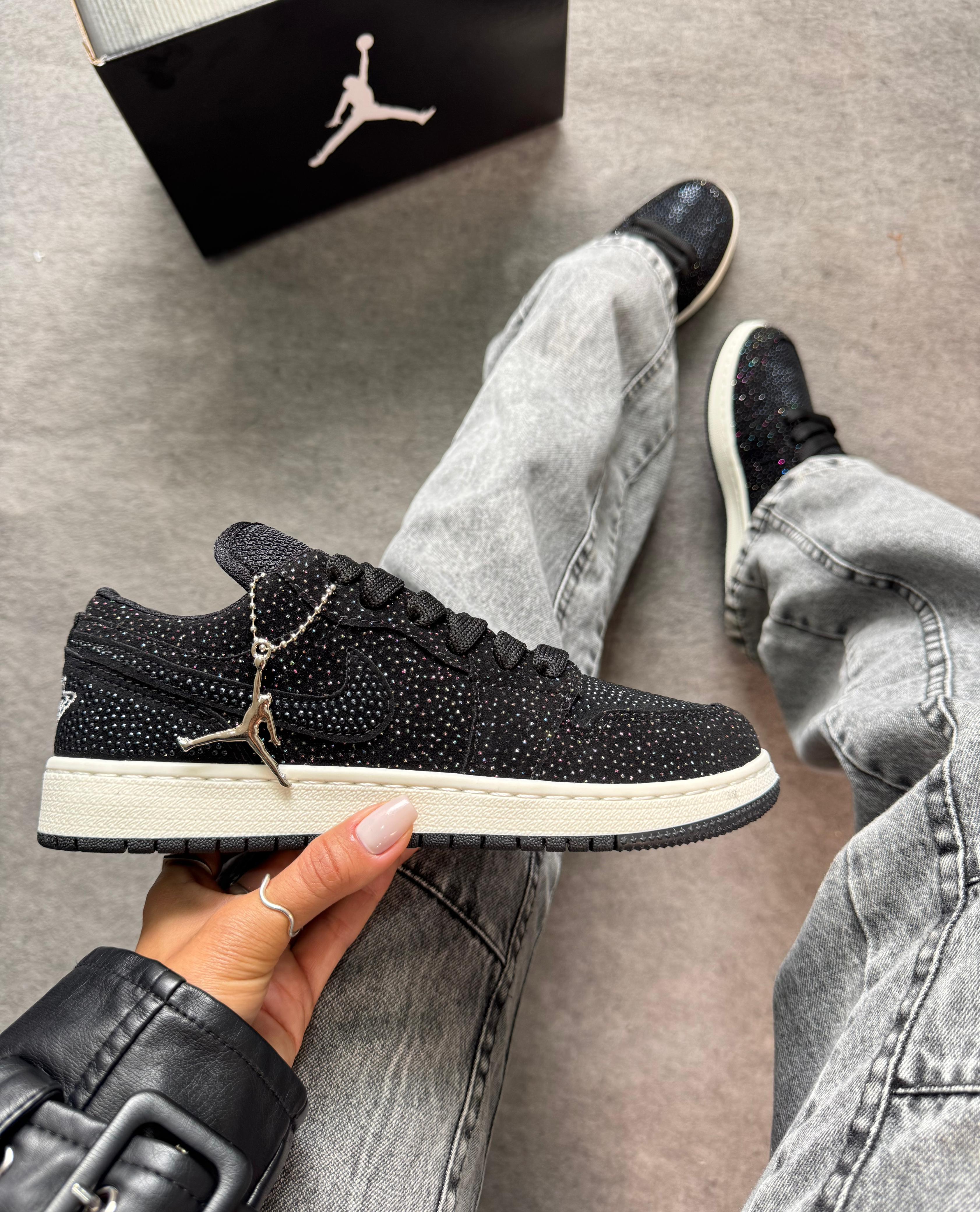 AIR JORDAN LOW LUXO BLACK