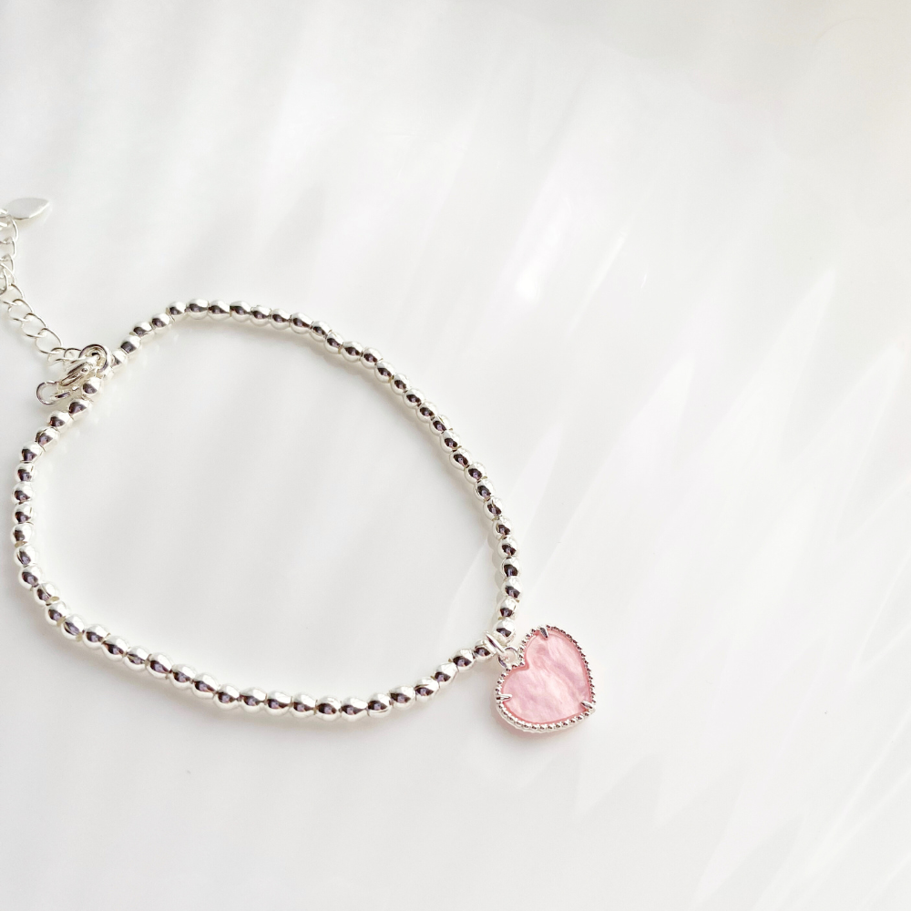 Pulseira Bolinhas com Coração Rosa Perolado Banhada a Prata