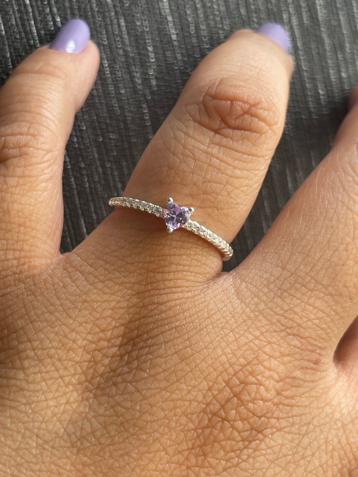 Anel solitário coração LILÁS