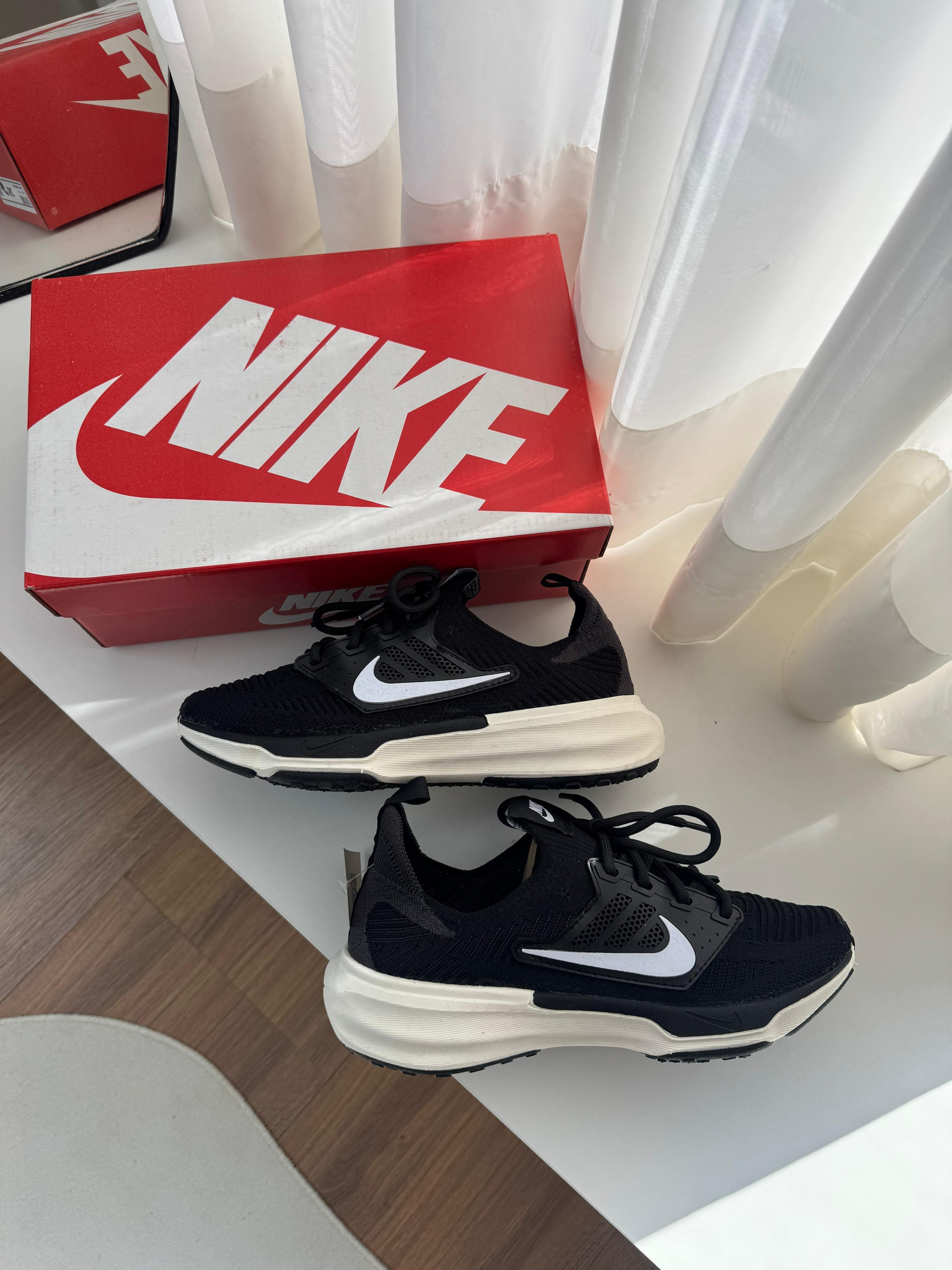 Nike ZOOM B3 | Preto e Branco