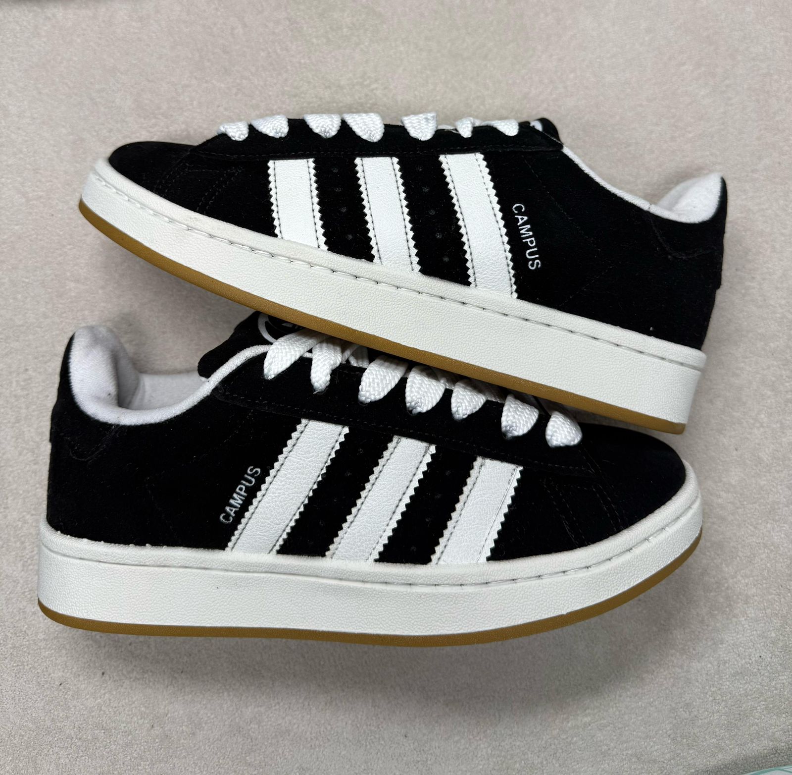 Adidas Campus | Preto e Branco