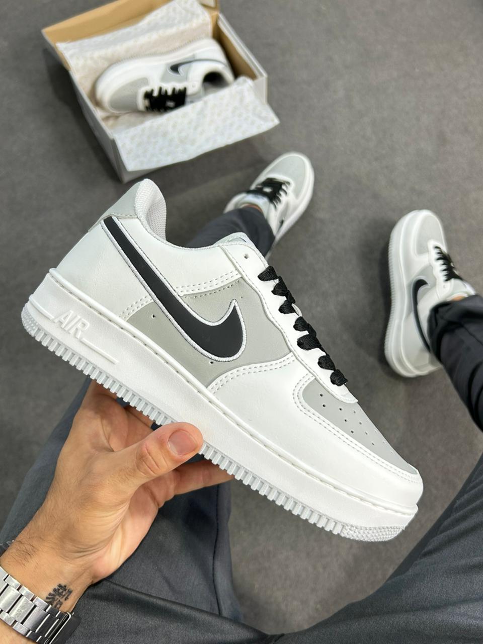 Nike Air Force | Branco, Preto e Cinza