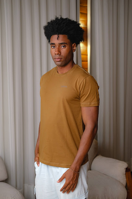 CAMISA BÁSICA BELIEVE CLEAN MARROM