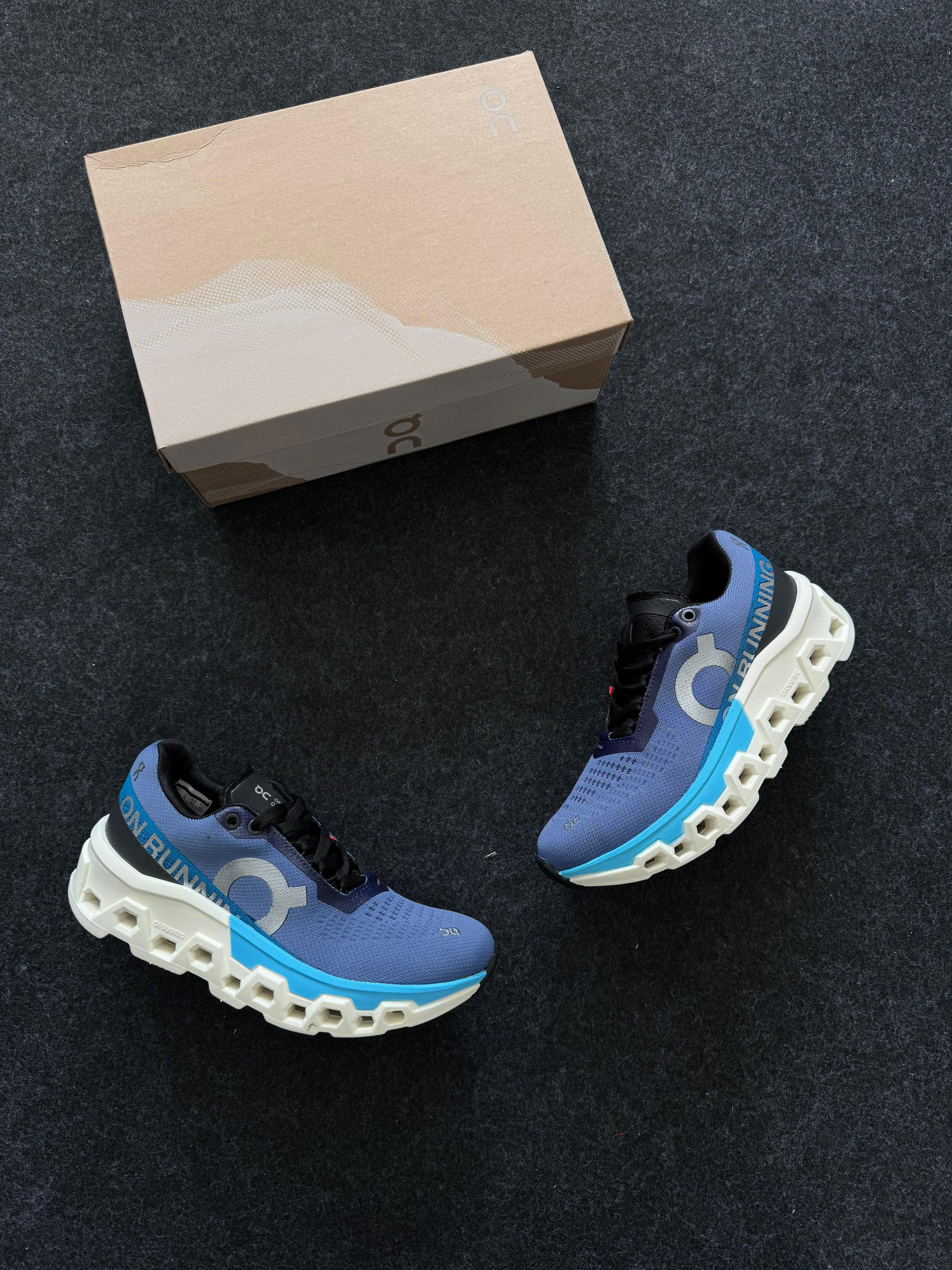 On Cloudmonster 2 | Azul Marinho e Celeste