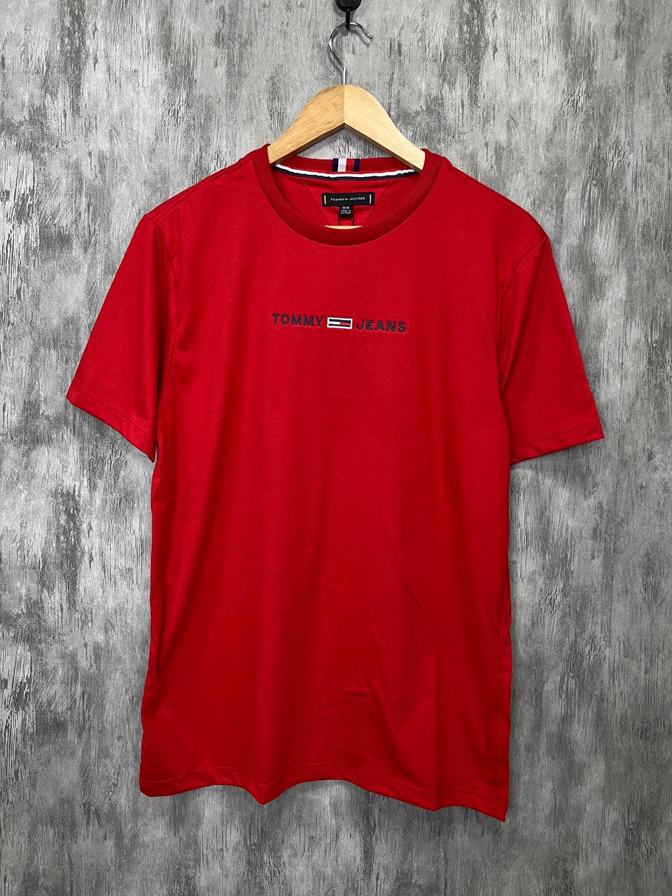 CAMISETA TOMMY JEANS RED