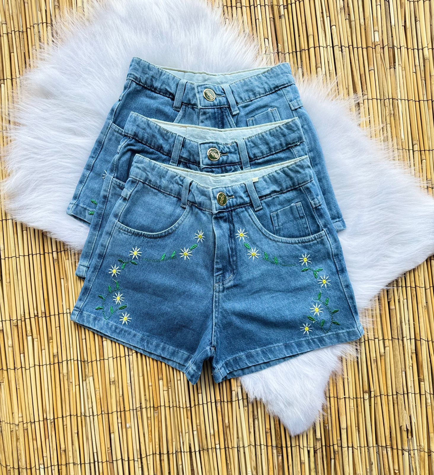 shorts jeans flores quadros