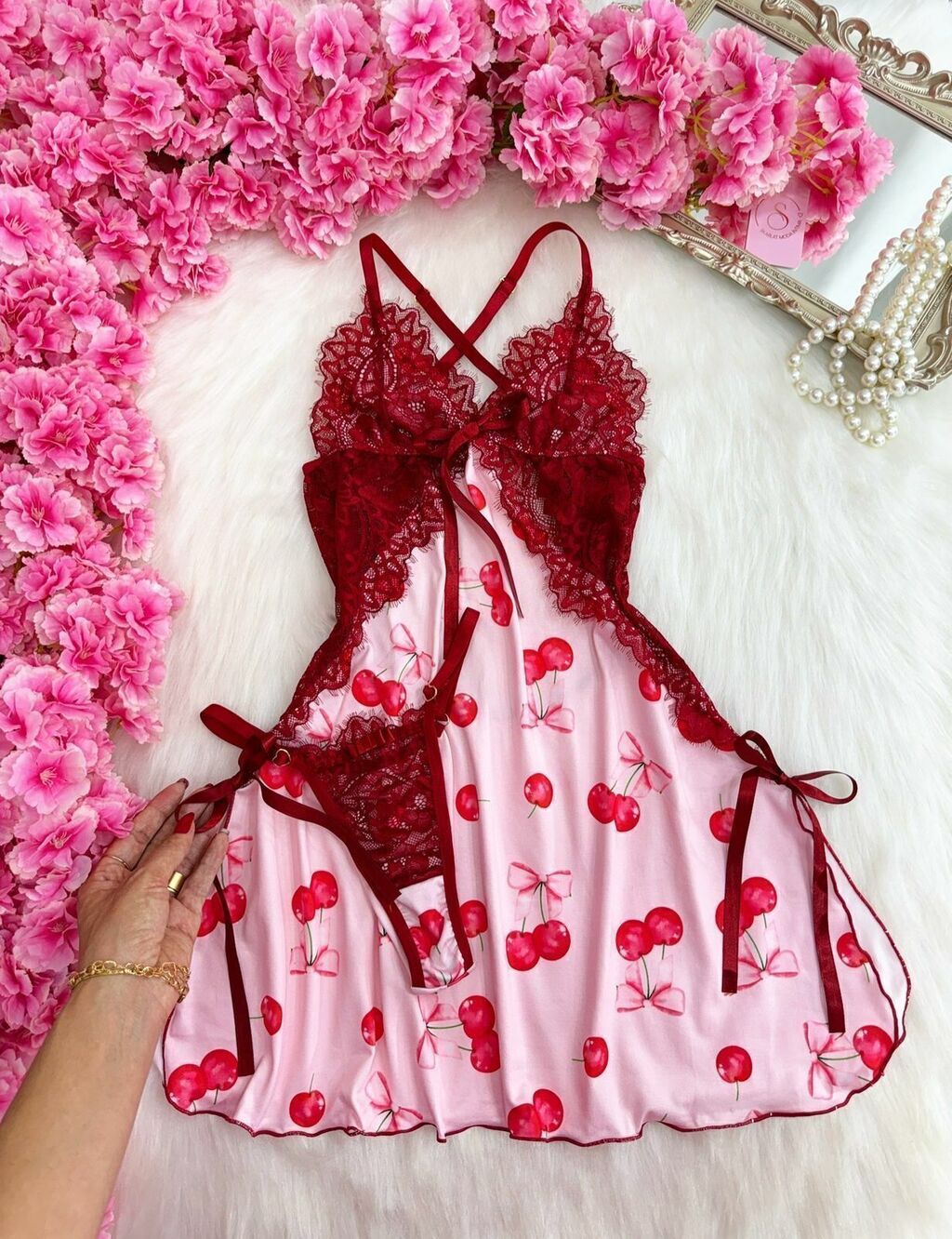 Camisola sem bojo em microfibra com renda estampada (acompanha calcinha)