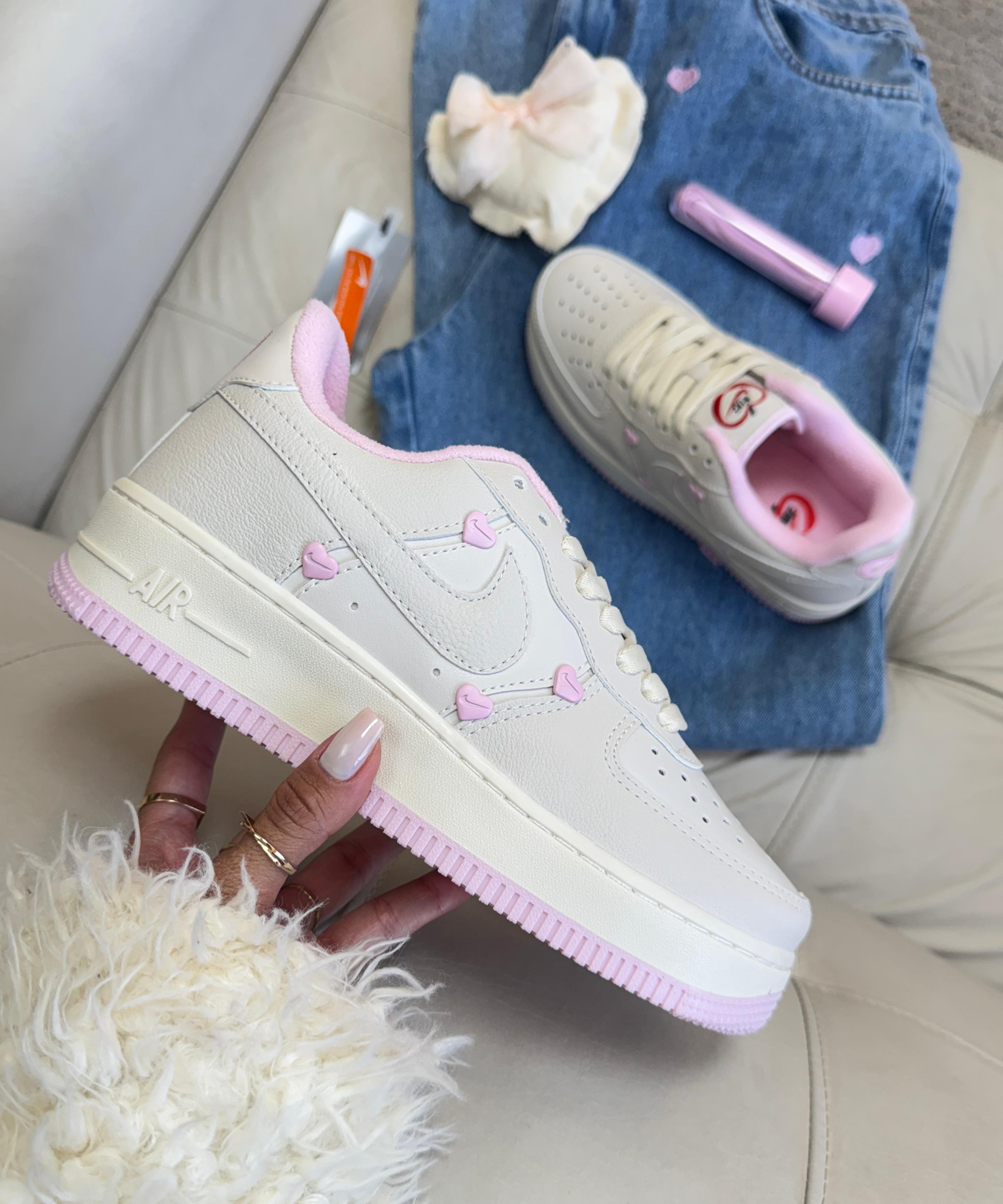 Nike Air Force 1 Low Valentine s Day (2025)