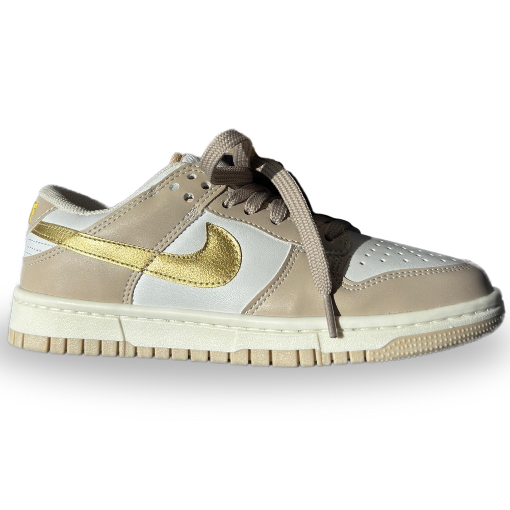 Nike Dunk Low Pro Bege-Dourado (2 pares de cadarço)
