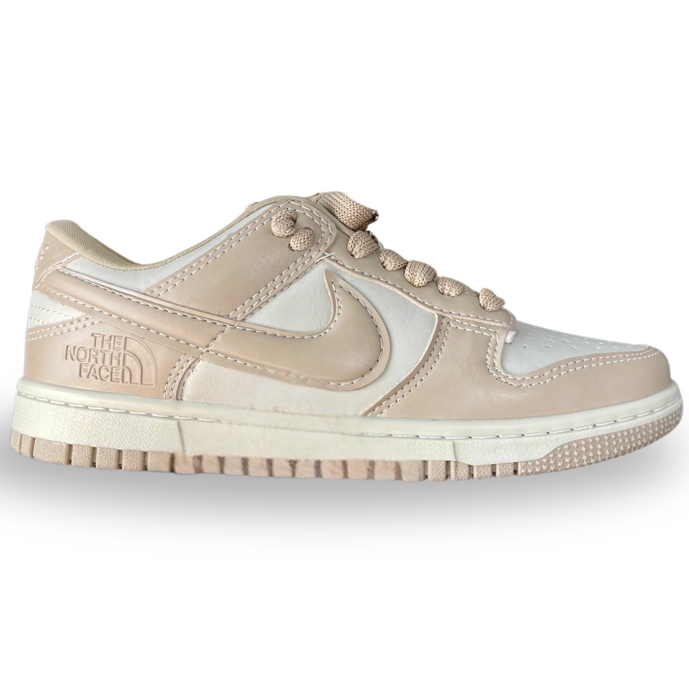 Nike SB Dunk Low The North Face Bege-OFF (2 pares de cadarço + 1 Chaveiro)