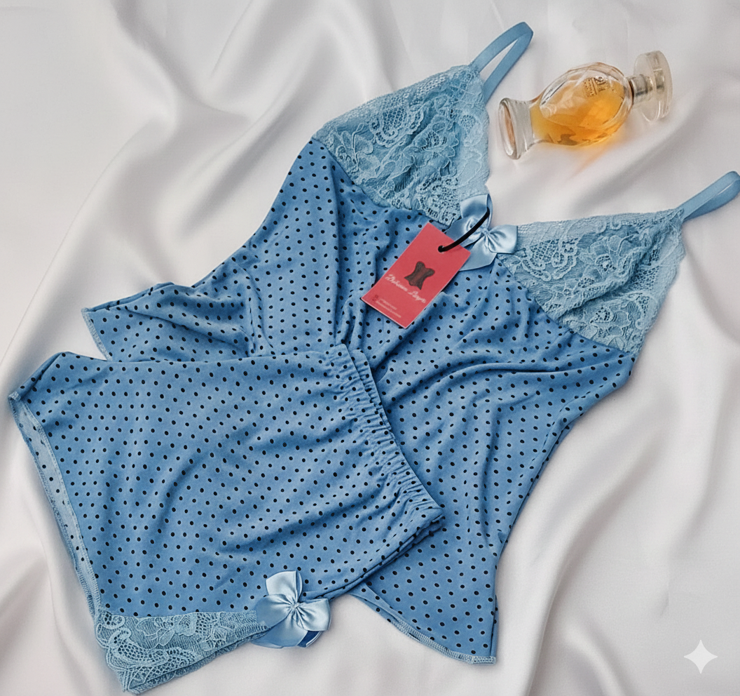 Short Doll em liganete com detalhes em renda com poá