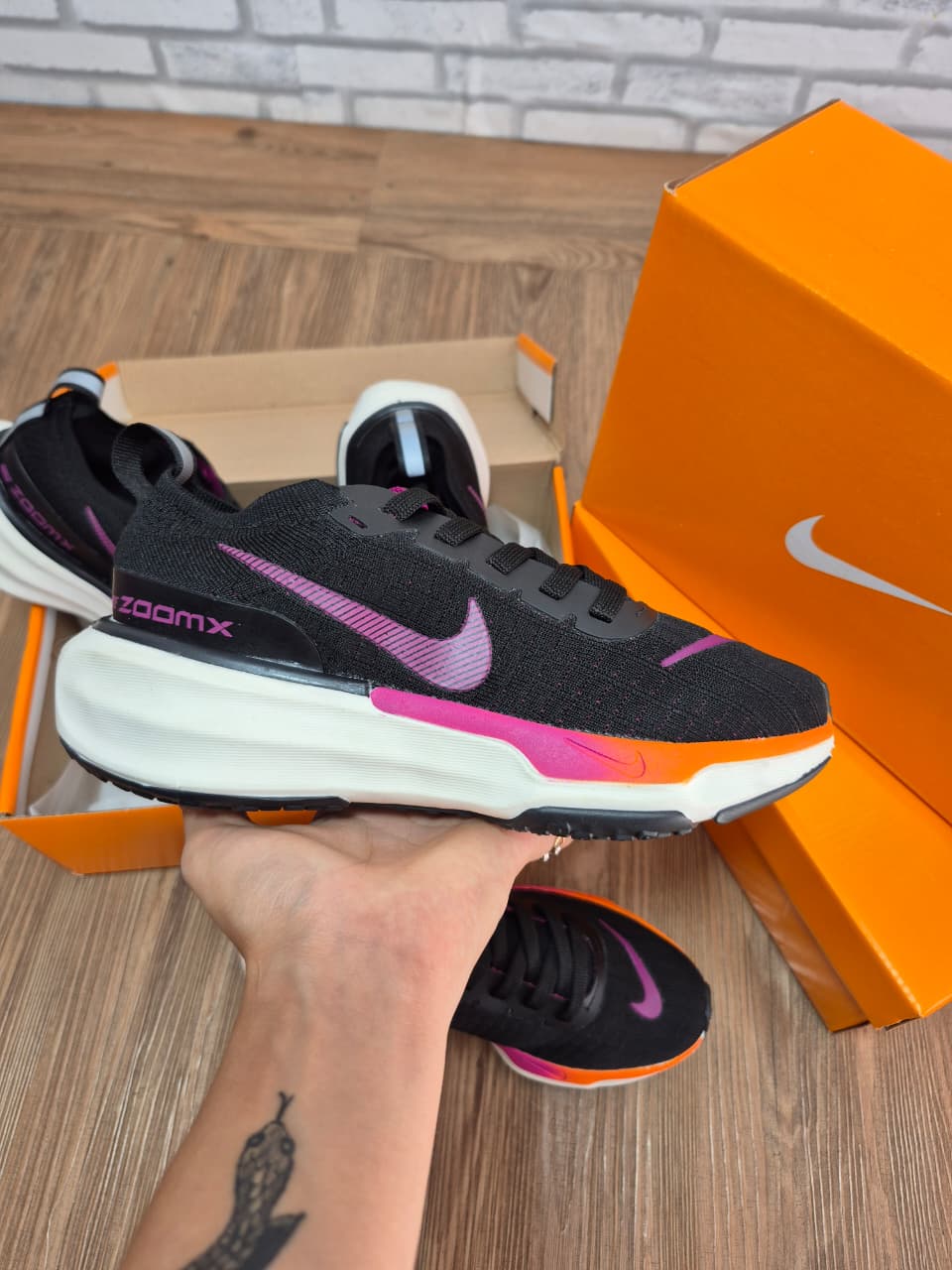 Nike Zoom X Invincible Run 3 | Preto e Rosa