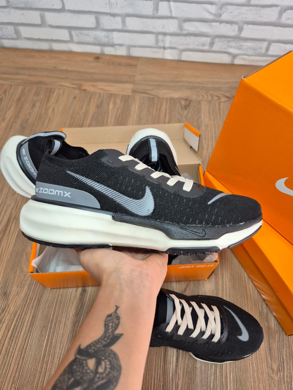 Nike Zoom X Invincible Run 3 | Preto e Cinza