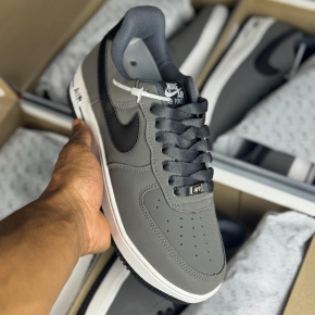 Air Force 1 x Grafite Preto