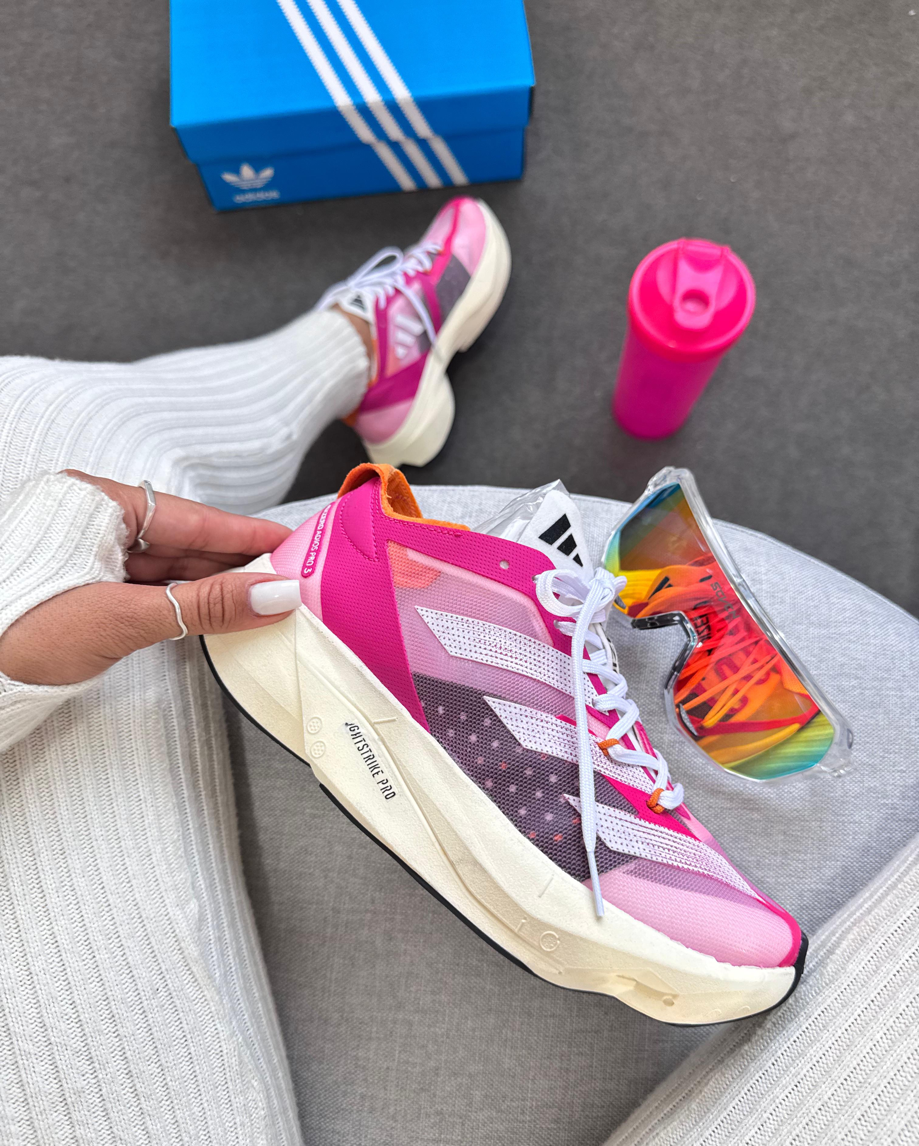Tênis Adidas Adizero Adios Pro 3 Feminino Bege/Rosa   Leve, Amortecido e Alta Performance