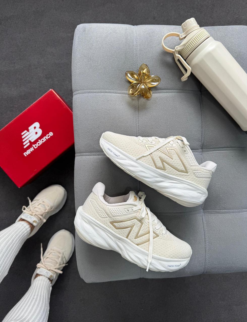 Tênis New Balance 1080 Off-White