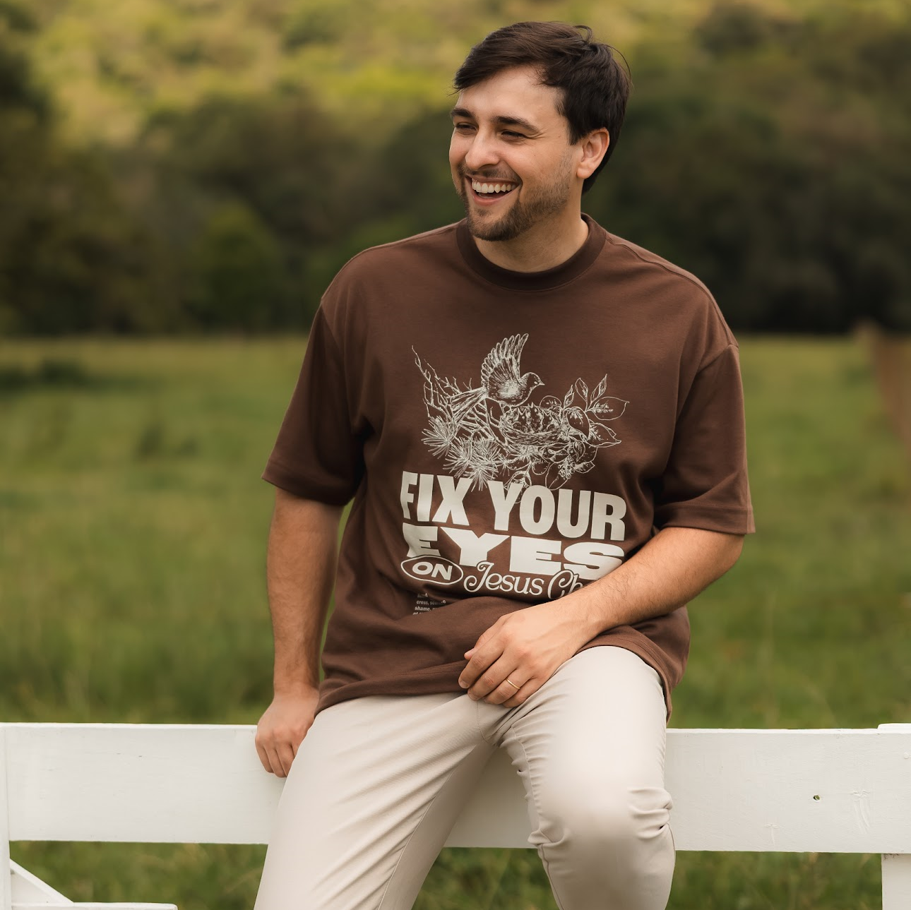 FIX YOUR EYES ON JESUS CHRIST - OVERSIZED | CAPÍTULO 3