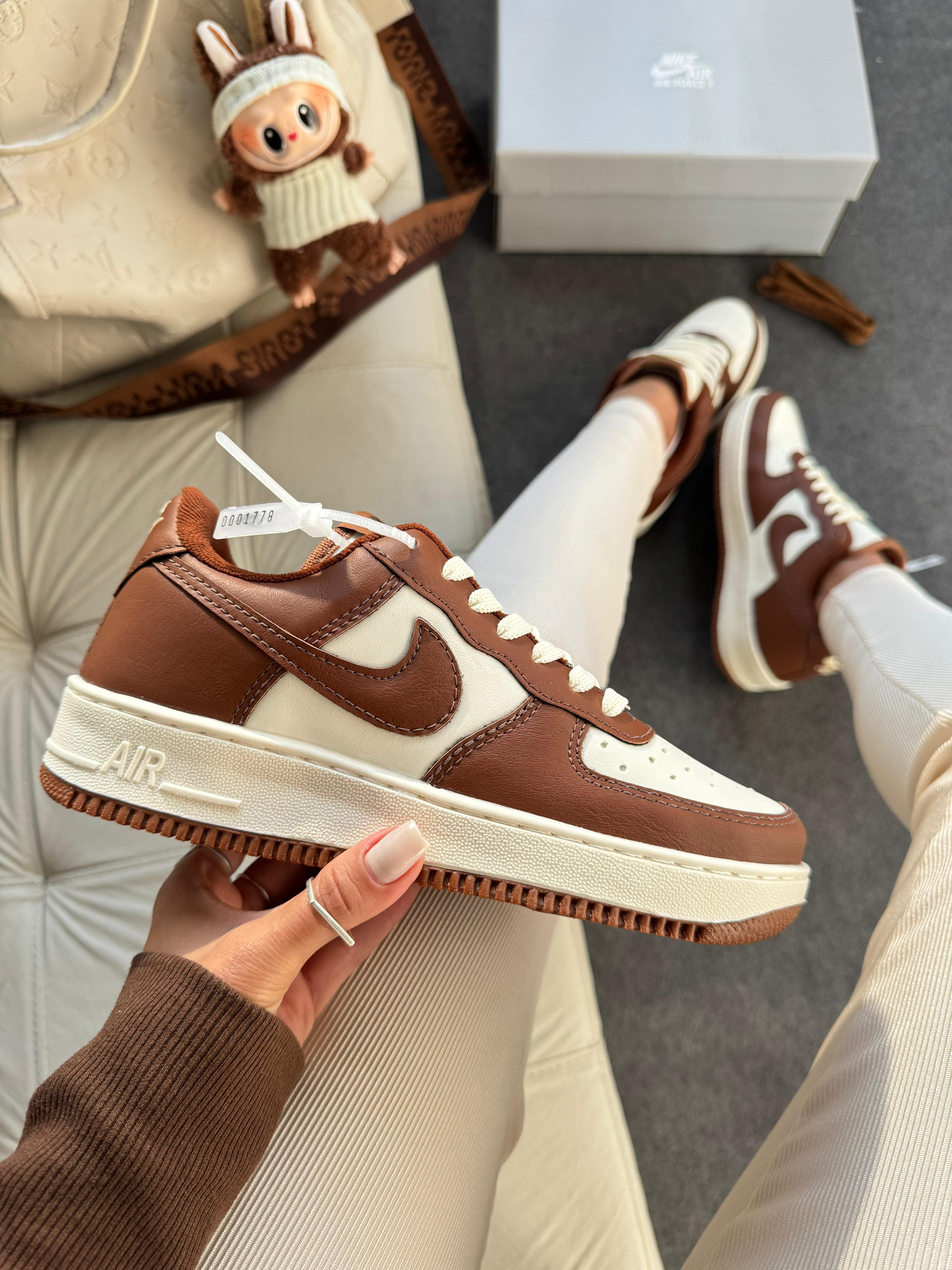 Tênis Nike Air Force Feminino Chocolate   Conforto, Estilo e Moda Street
