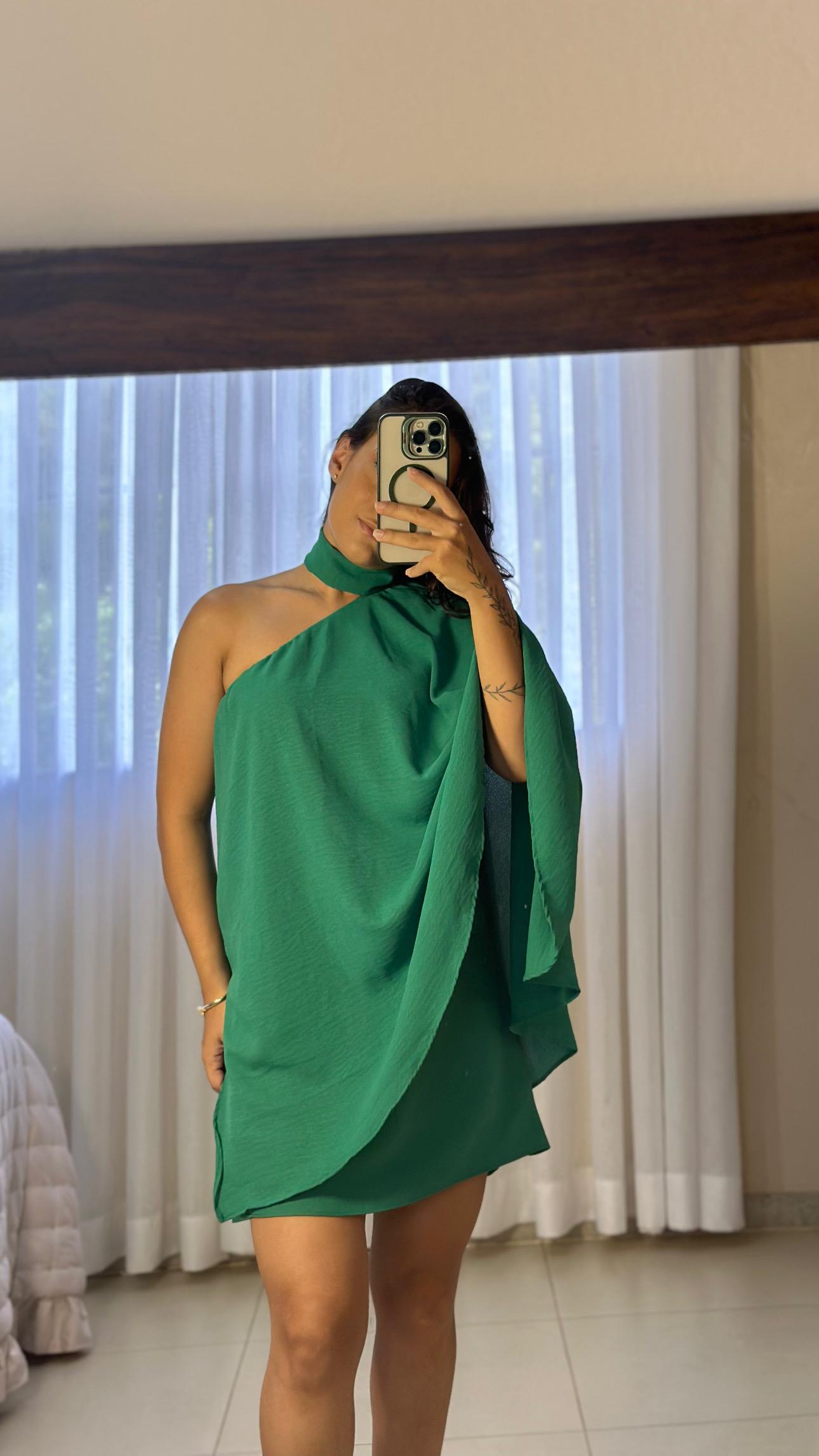 Conjunto Assimétrico Verde Detalhe Pescoço