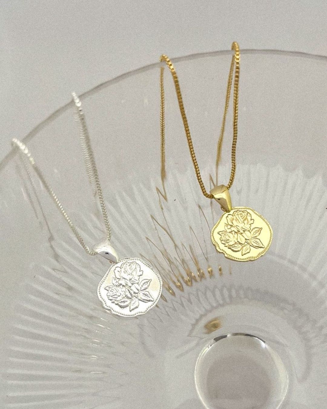 Colar rosas medalha orgânica