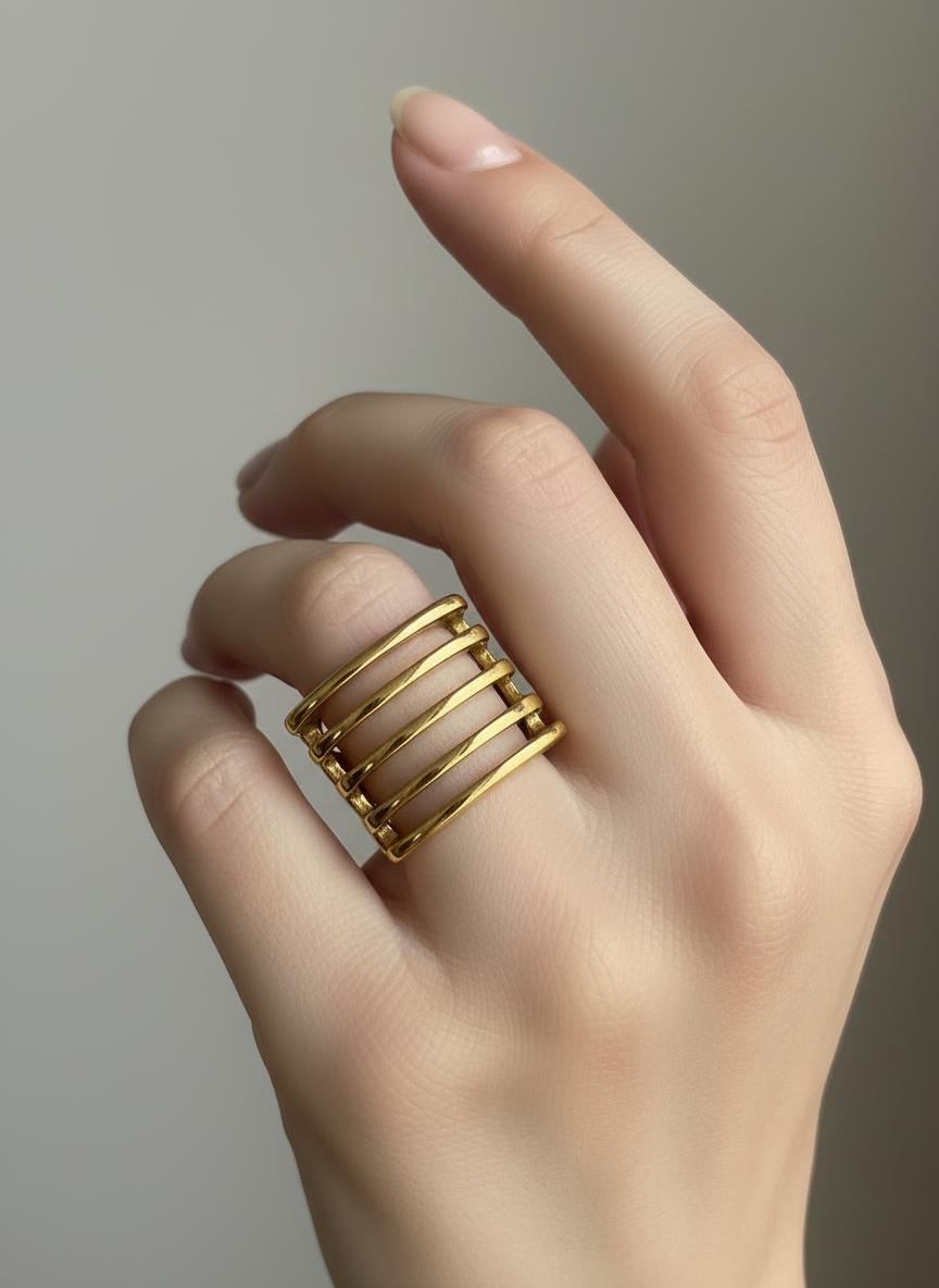 Anel Feminino Quadrado Riscado Aço Inoxidável Ouro 18K