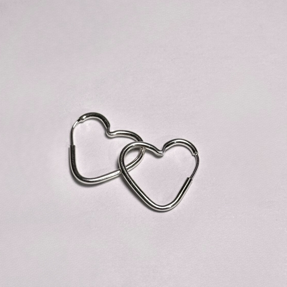 Brinco Argola Coração Liso em Prata 925