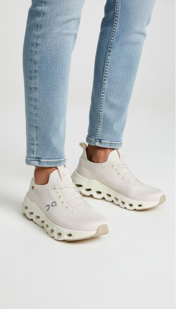 Tênis On Running Cloud Branco Refletivo