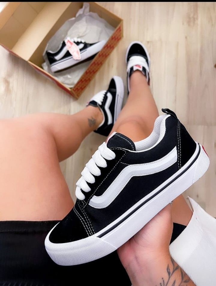 Tênis Vans knu Preto Branco