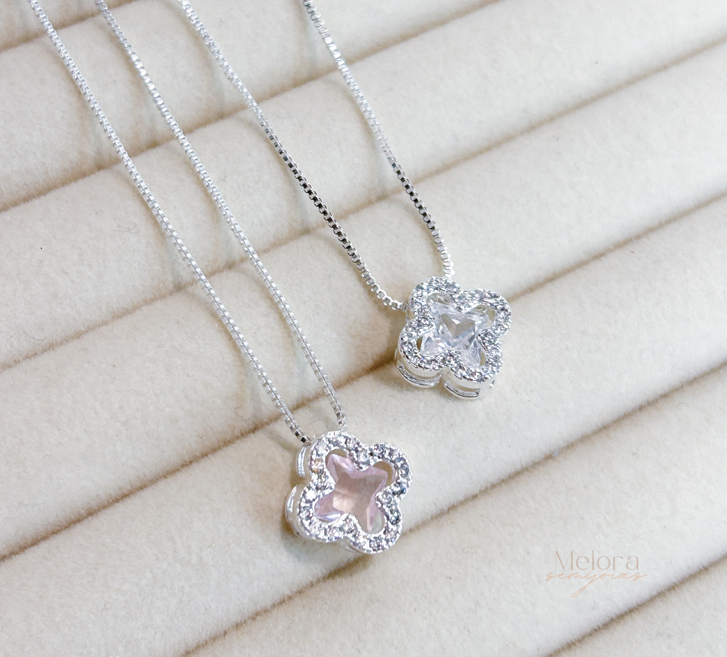 Colar Trevo de Luz Cravejado - Banho de Prata 925